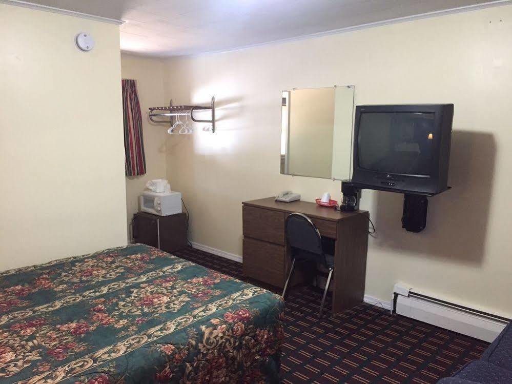 Biddeford Motel Exterior photo